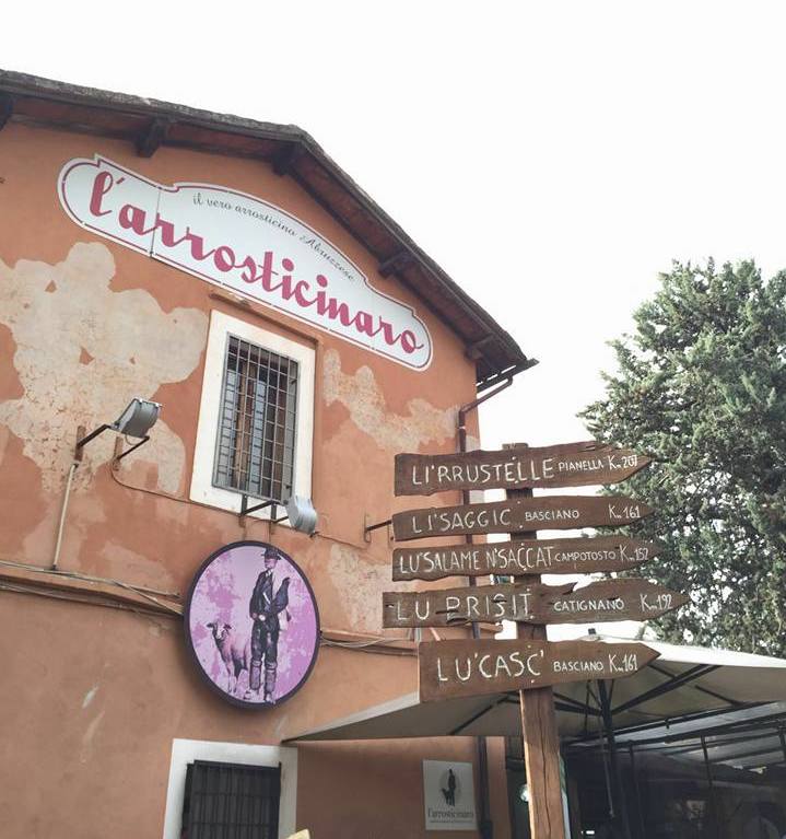 Insegna caratteristica del locale l'arrosticinaro a Roma, prodotti tipici abruzzesi e Arrosticini